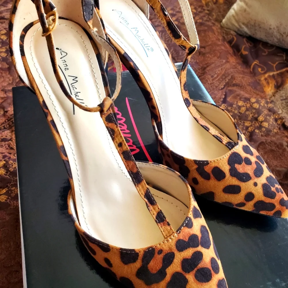 Shoes - Picture 1 of 2